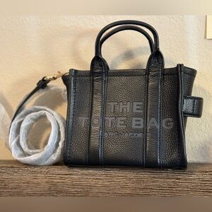 NWOT MARC JACOBS THE LEATHER CROSSBODY TOTE BAG